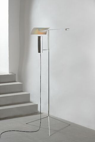 „Im Kontext von individuellen Wohn-/ und Arbeitssituationen sollen Benutzer die Möglichkeit haben selbst auf eine verständliche, pragmatische und heitere Weise Einfluss auf die Lichtsituation im Raum zu nehmen. Die Qualität des Lichts und Benutzerfreundlichkeit der Leuchte stehen an erster Stelle damit ein poetisches Werkzeug entstehen kann.“